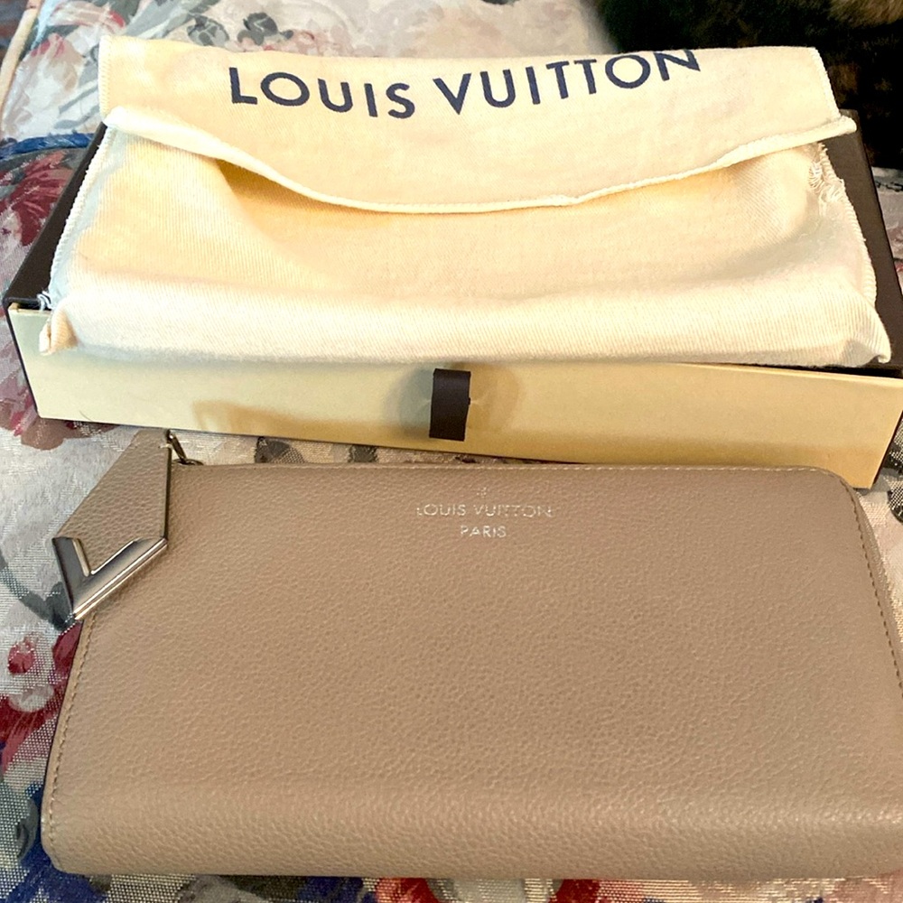 LOUIS VUITTON LONG WALLET COMETE TAURILLON LEATHER BOX & DUSTBAG IMMACULATE